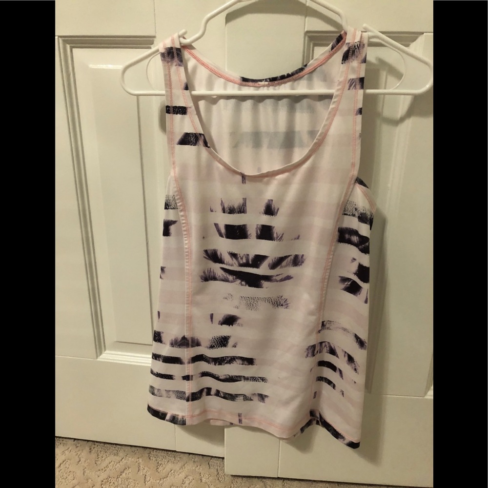 Lululemon workout top